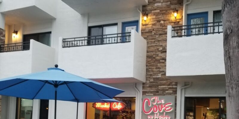 The Cove on Harbor Market & Cafe